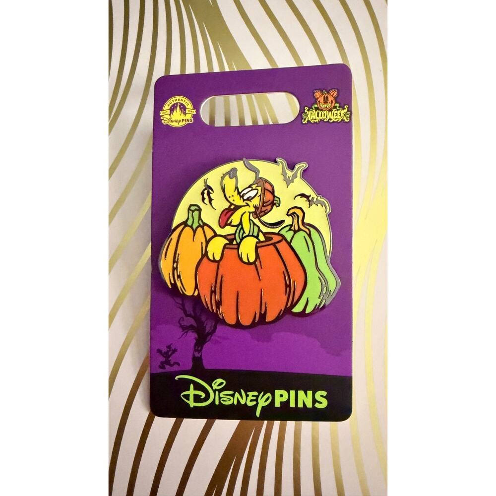 Disney Parks 2024 Halloween PUMPKIN PLUTO & BATS Limited Release Pin LR NEW